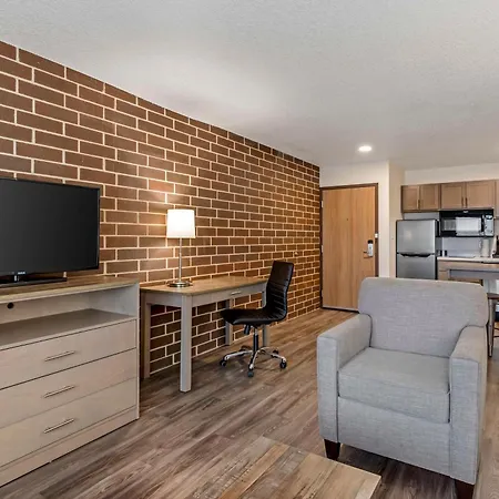 Best Western Plus Executive Residency Waterloo & Cedar Falls Exterior photo