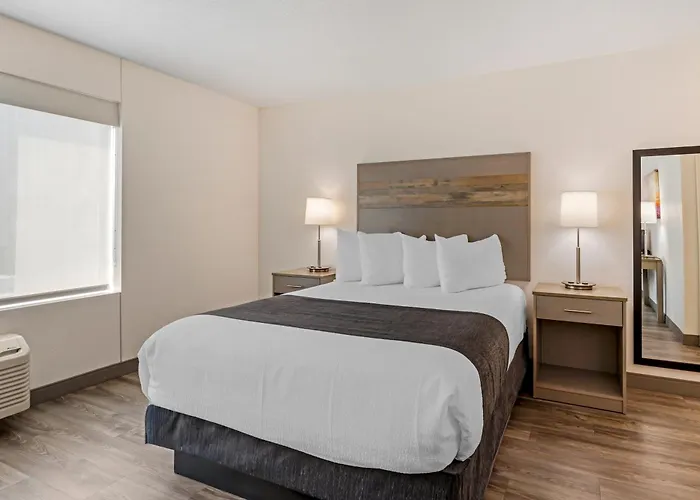 Best Western Plus Executive Residency Waterloo & Cedar Falls