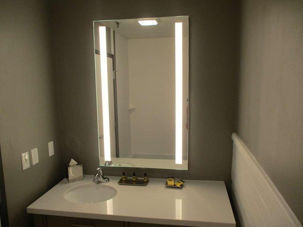 Hotel Western Executive Residency & Cedar Falls