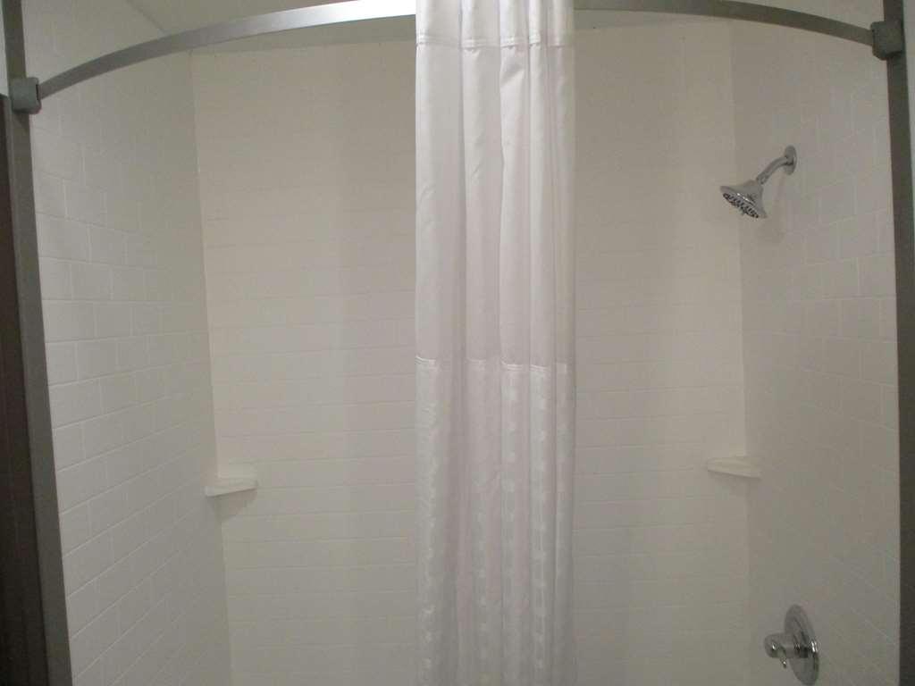 Hotel Western Executive Residency & Cedar Falls 3*