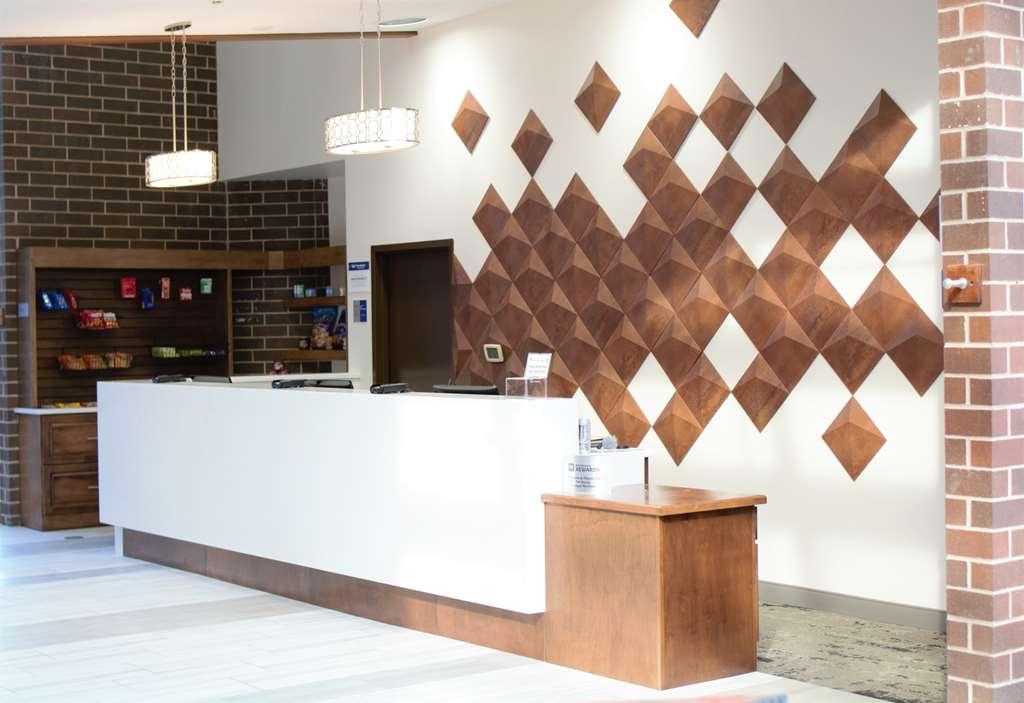 Western Executive Residency & Cedar Falls Hotel