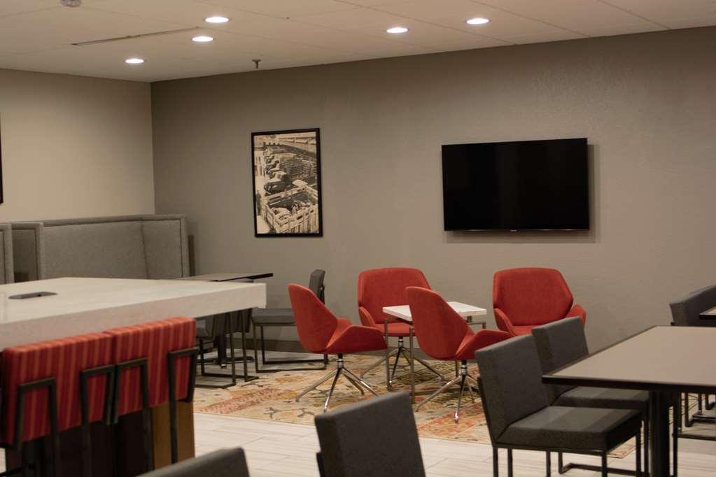Hotel Western Executive Residency & Cedar Falls 3*
