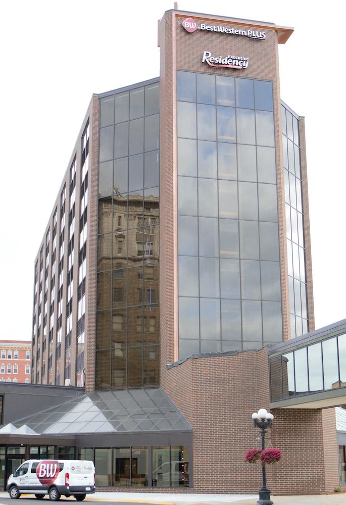 Western Executive Residency & Cedar Falls Hotel Waterloo