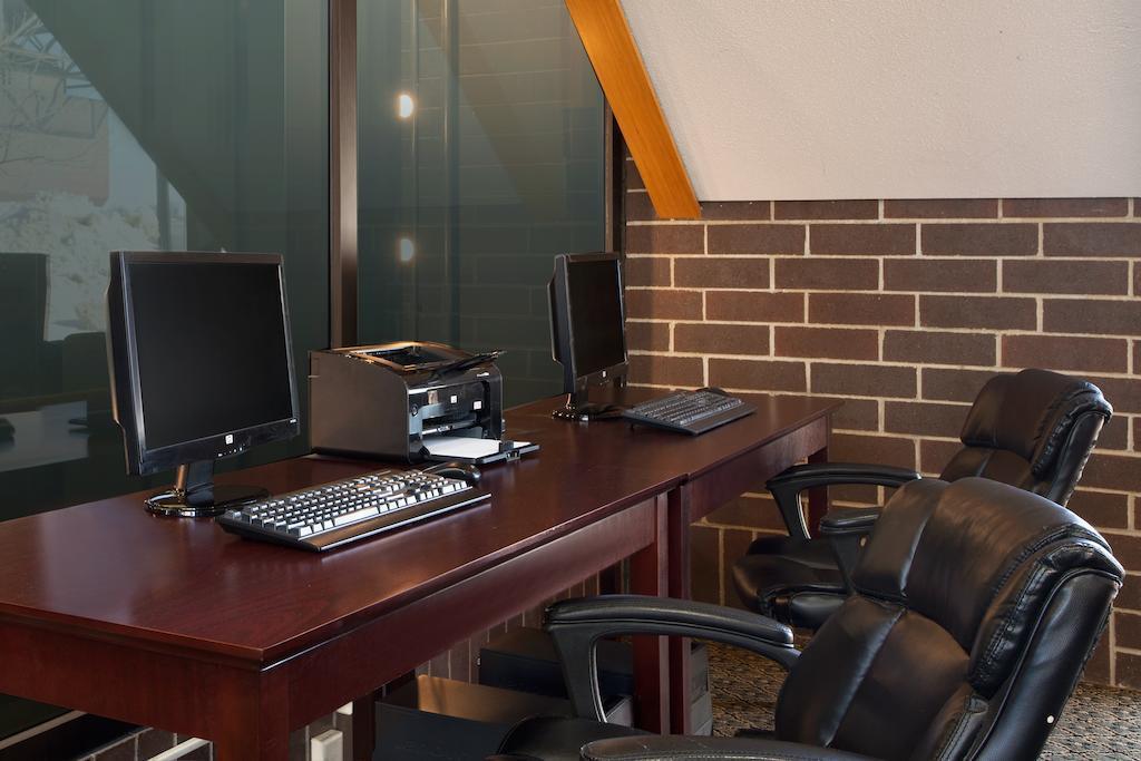 Western Executive Residency & Cedar Falls