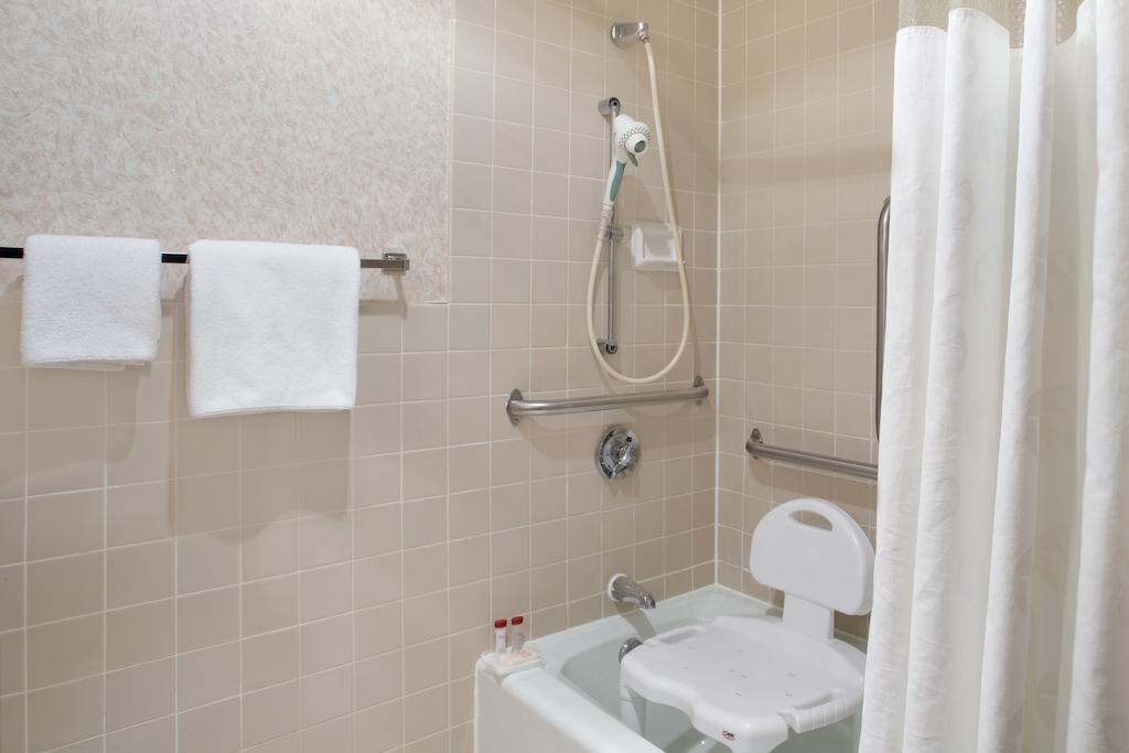 Western Executive Residency & Cedar Falls 3*