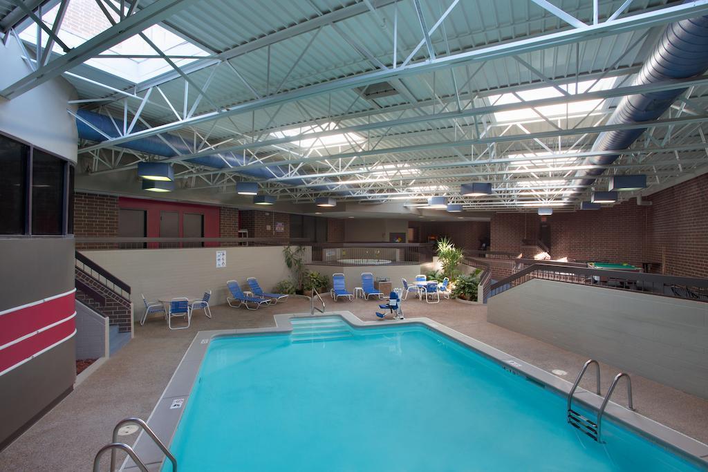 Hotel Western Executive Residency & Cedar Falls Waterloo