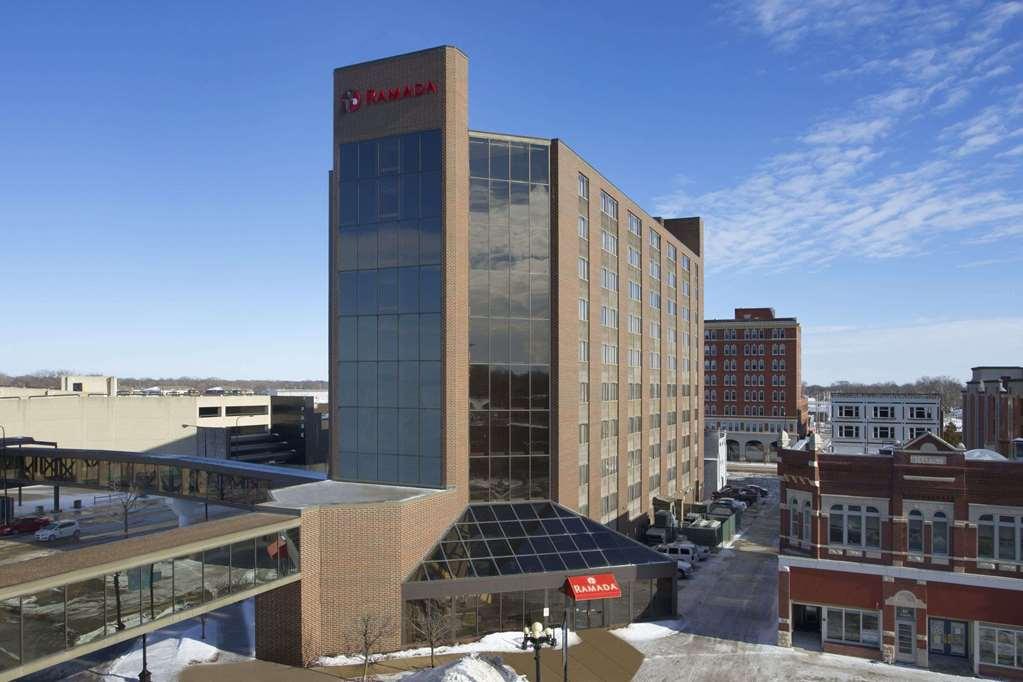 Western Executive Residency & Cedar Falls Waterloo
