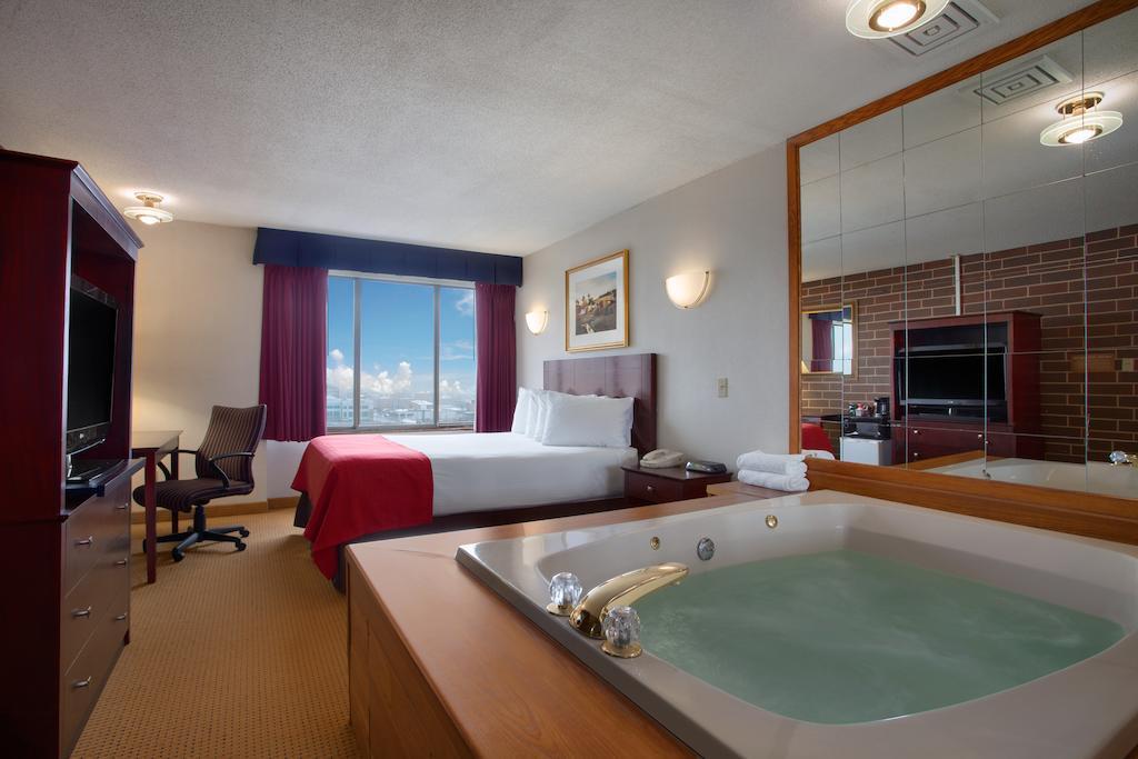 Western Executive Residency & Cedar Falls 3*