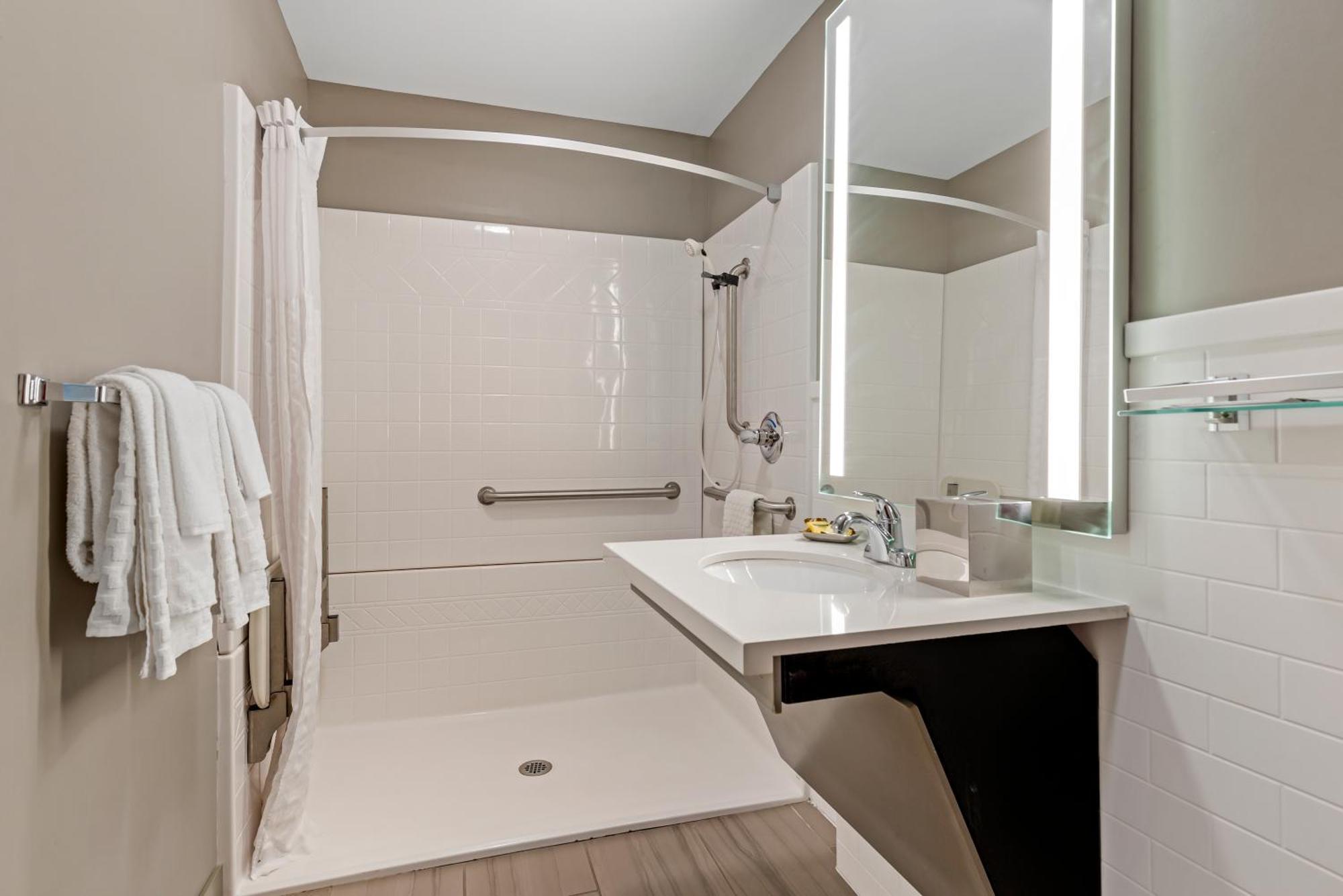Western Executive Residency & Cedar Falls 3* Waterloo