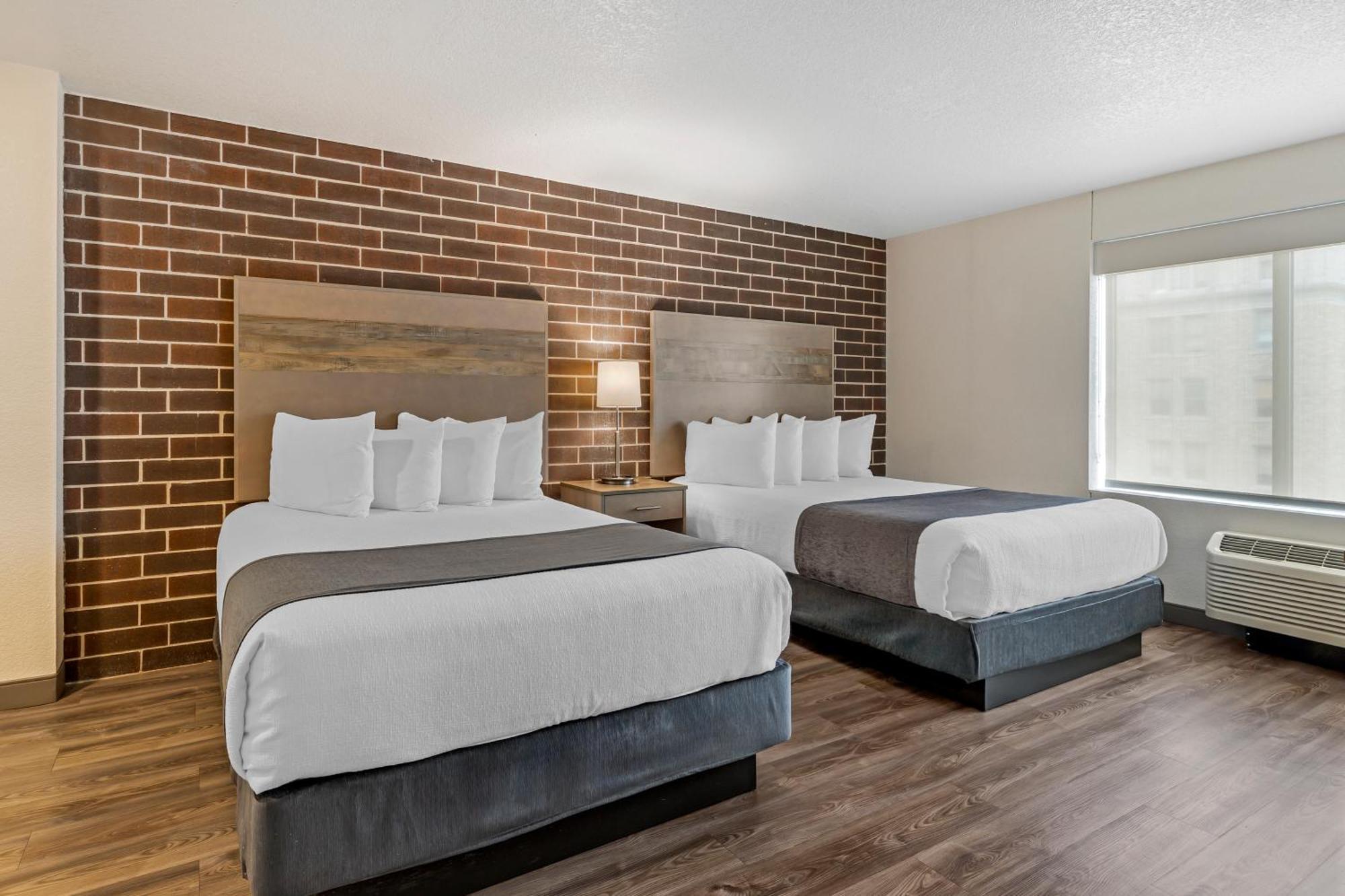 Western Executive Residency & Cedar Falls 3* Waterloo